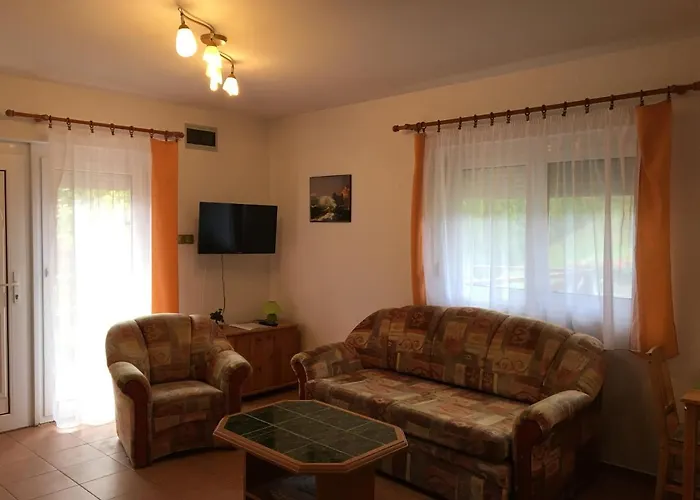 Central Apartments *